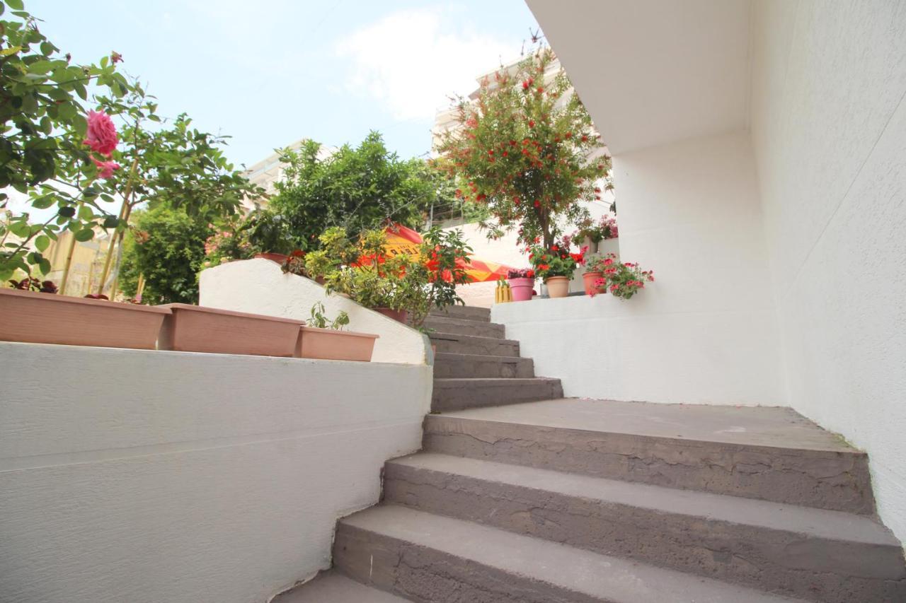 Hotel Vila Vilson Саранде Екстериор снимка